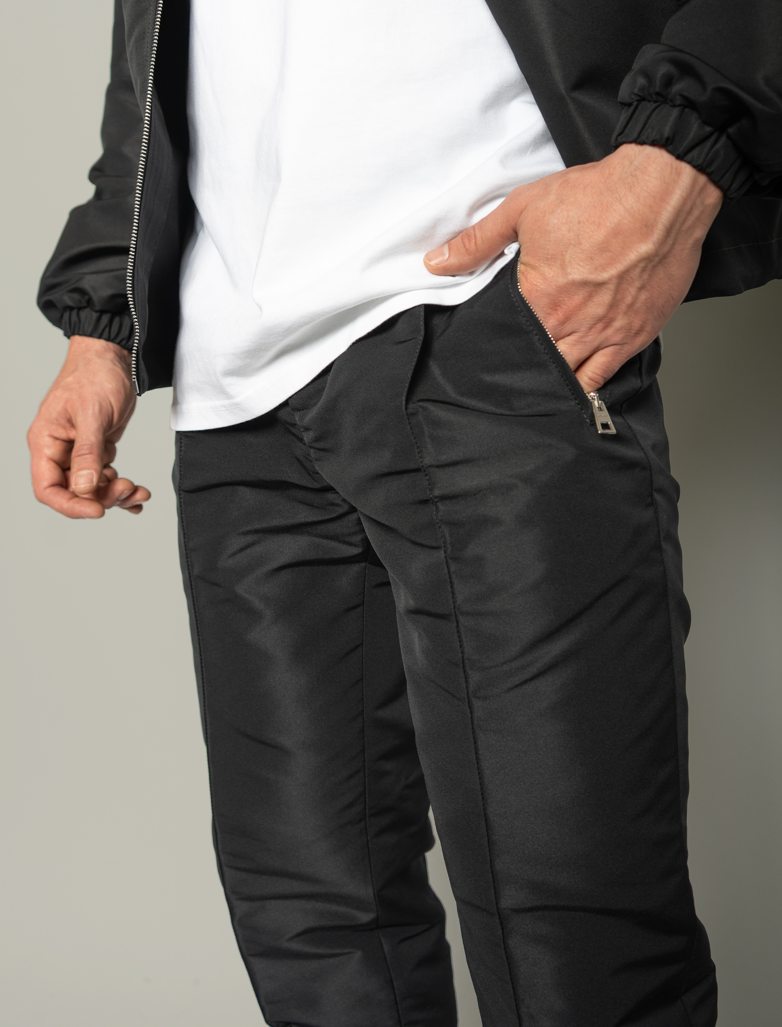 Stamp embroidery trousers