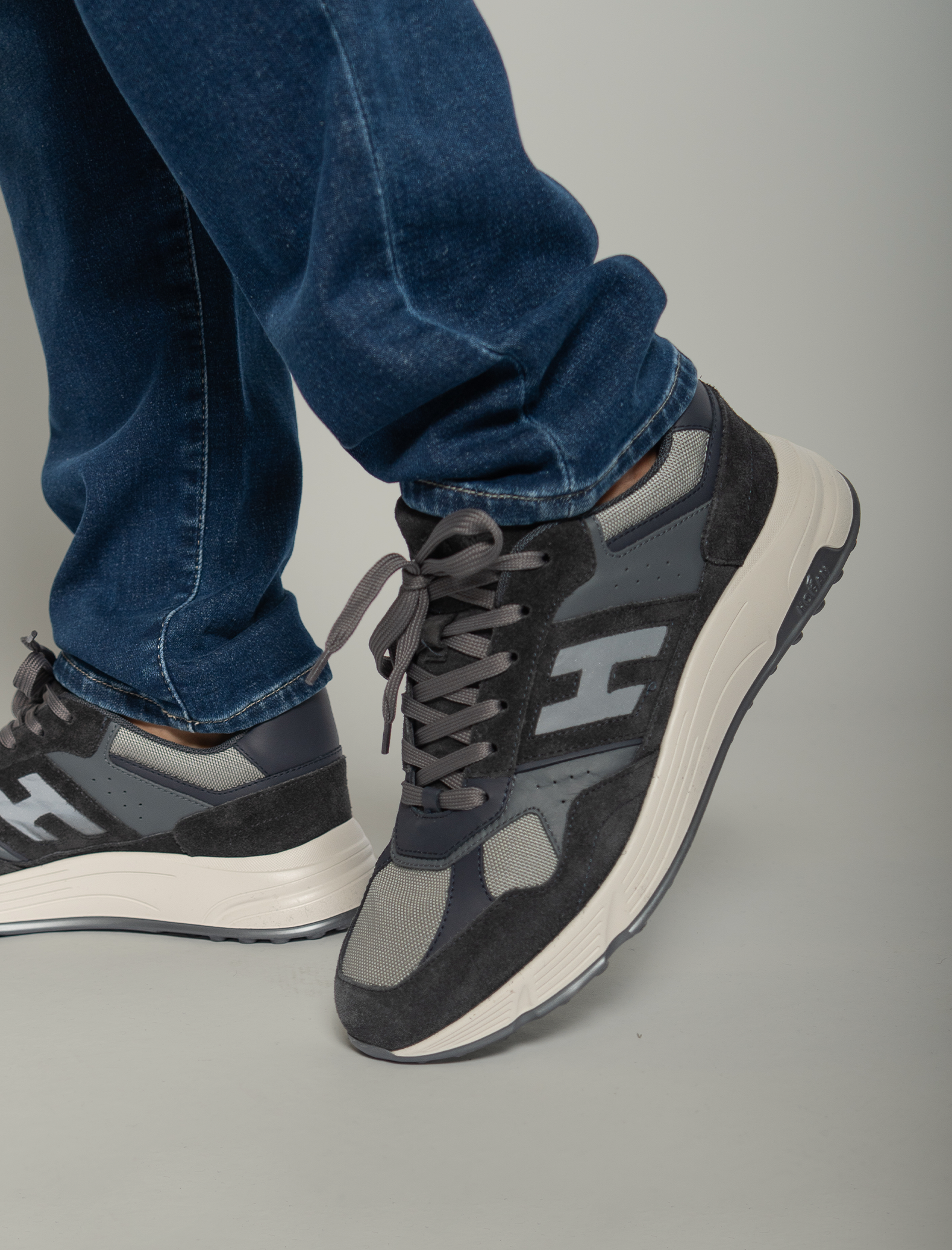 Hyperlight Allacciato sneakers