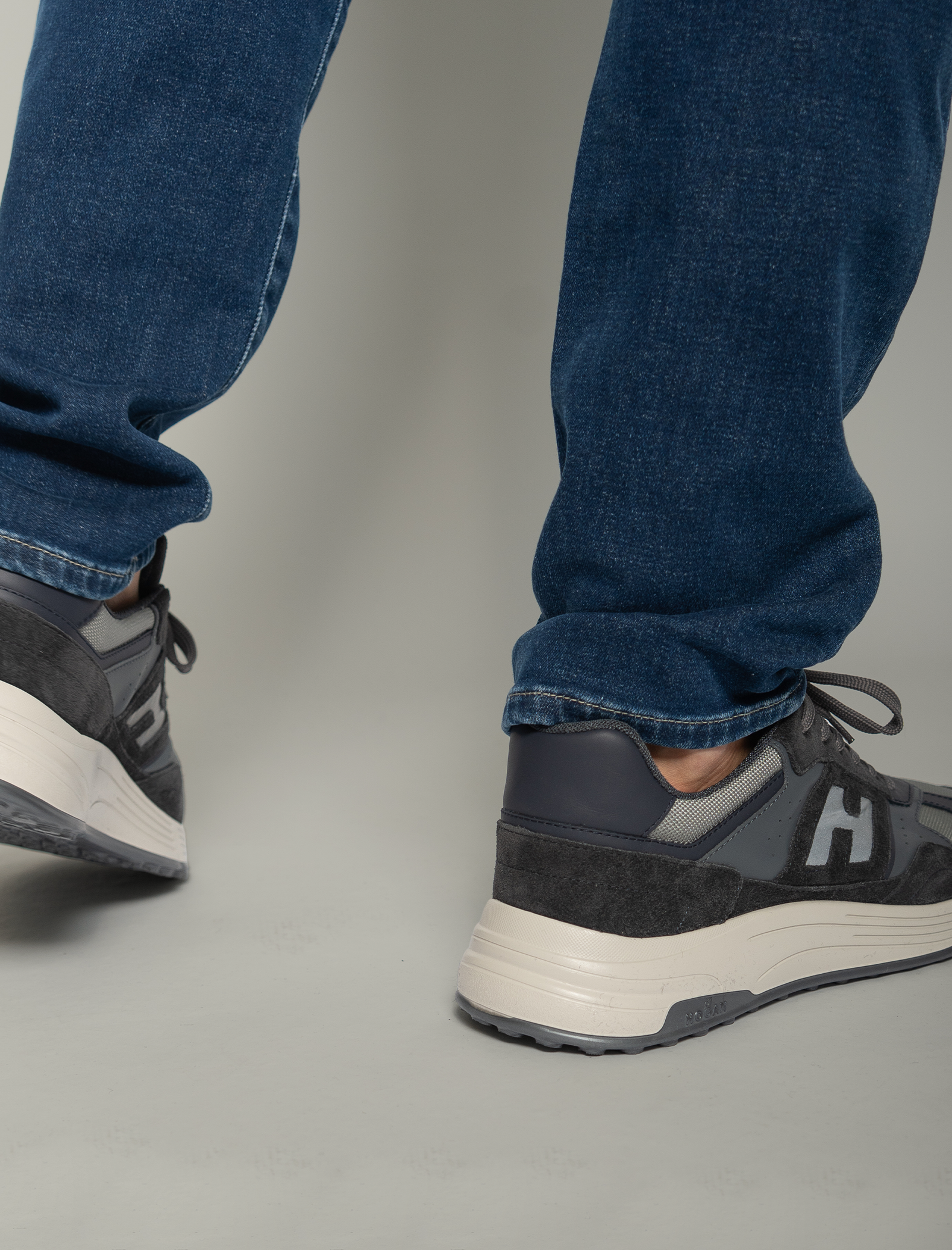 Hyperlight Allacciato sneakers