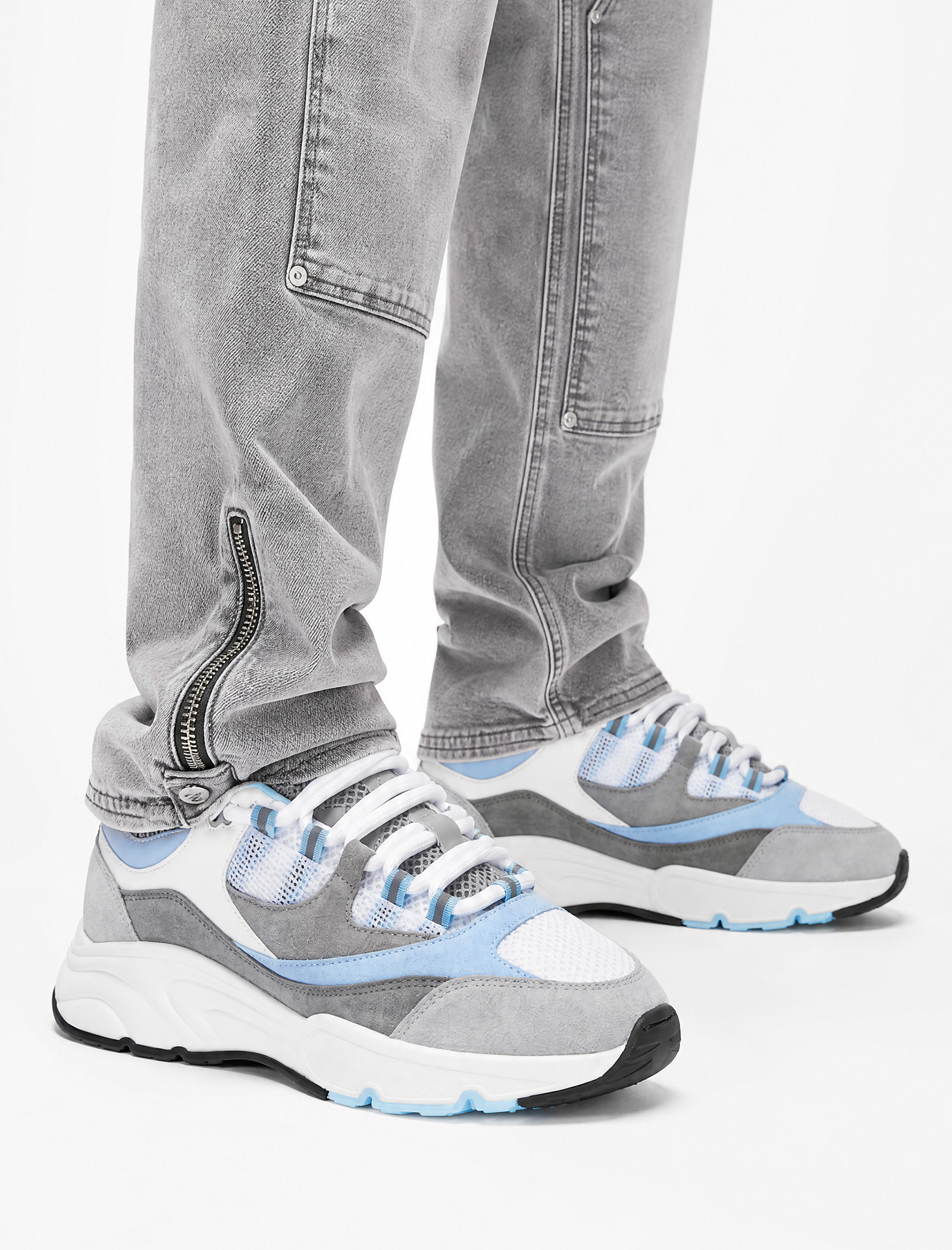 Areo sneakers