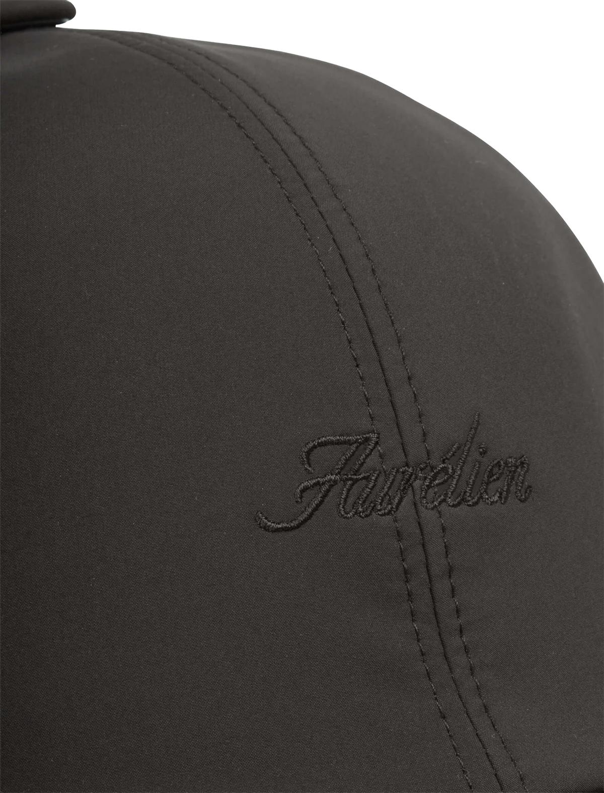Technical baseball cap