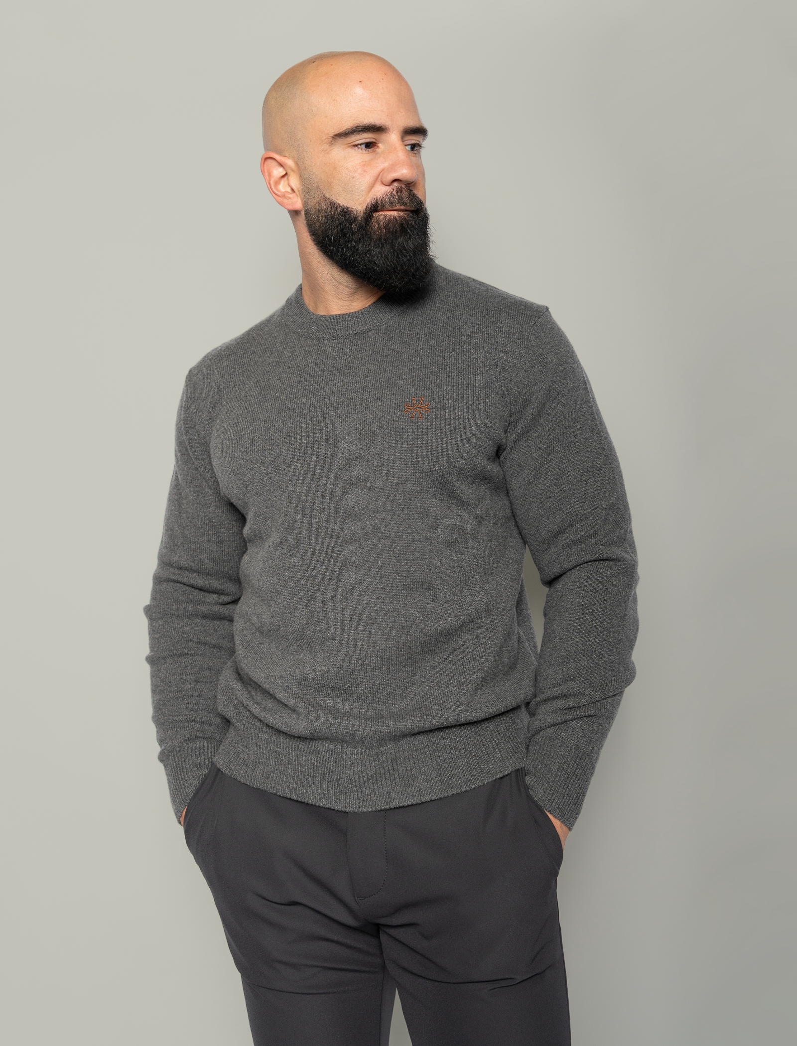 Cashmere logo knitted jumper