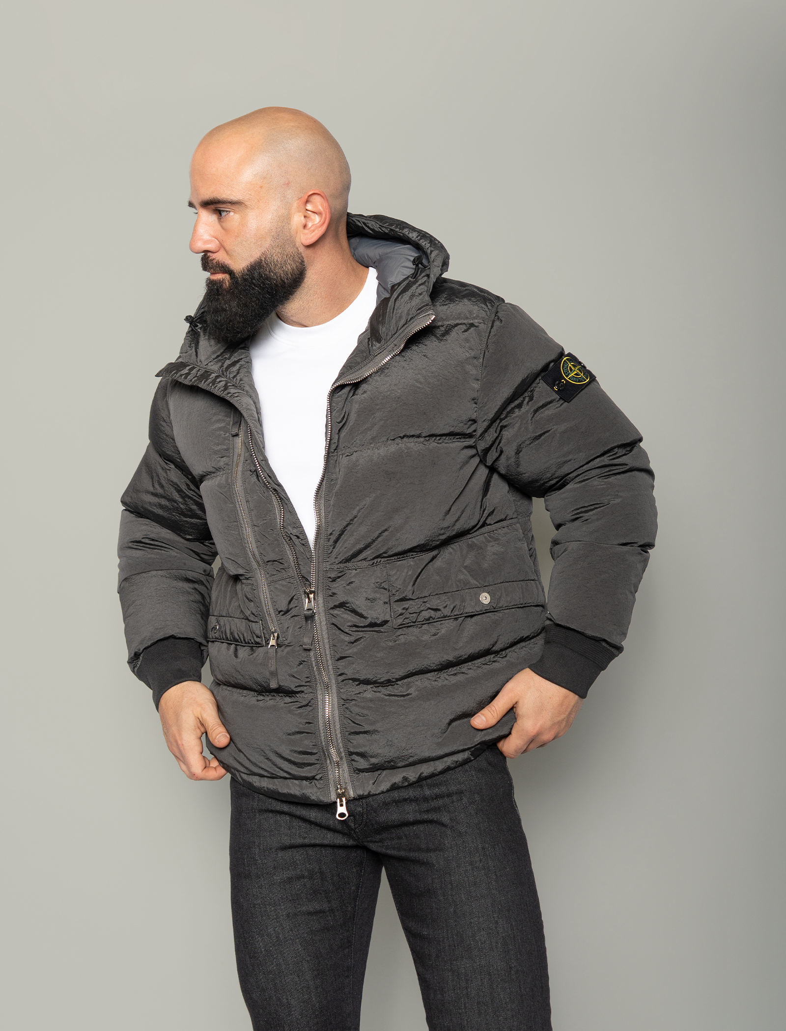 Econyl® nylon metal jacket